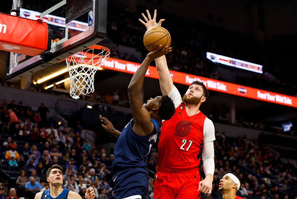 NBA战火再起：明尼苏达森林狼迎战波特兰开拓者